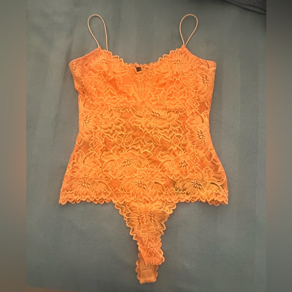 Guess bodysuit, Medium